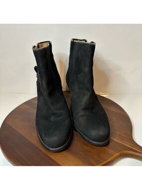 STUART WEITZMAN Suede Ankle Boots Black Wedge with Zipper Detail Size 9